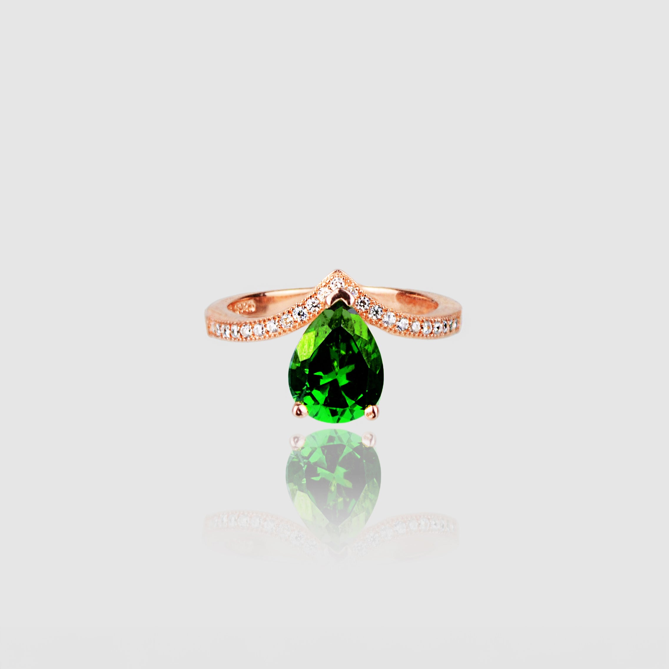 AMBITIOUS - Emerald Gemstone Ring